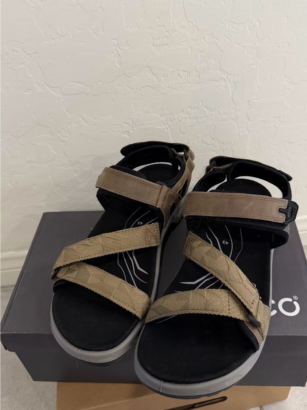 Ecco Brown and Black Adjustable Strappy Sandals